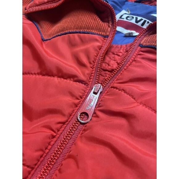 Levis Vintage Red Croped Puffer Ski Jacket Made In USA Size 12 - Picture 10 of 16